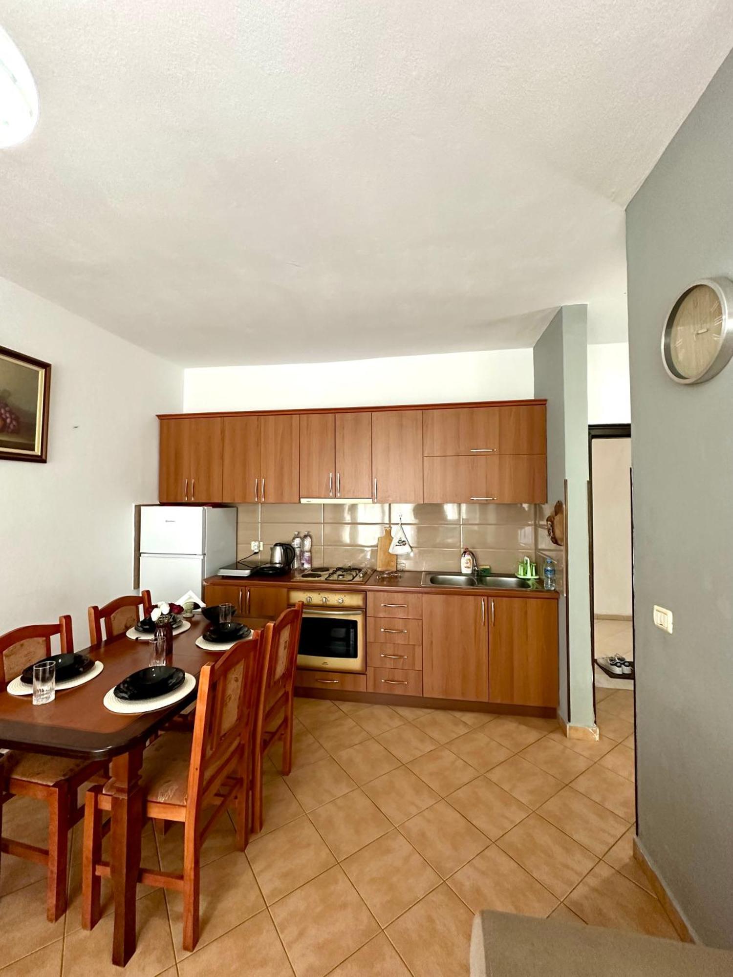 Apartment Ermest ,Kavaje Rock Драч Екстериор снимка