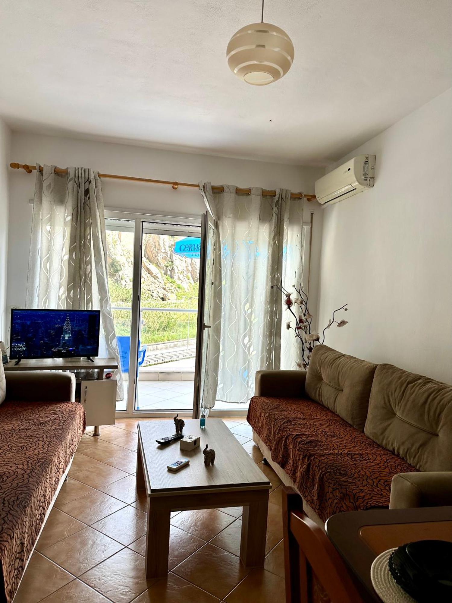 Apartment Ermest ,Kavaje Rock Драч Екстериор снимка