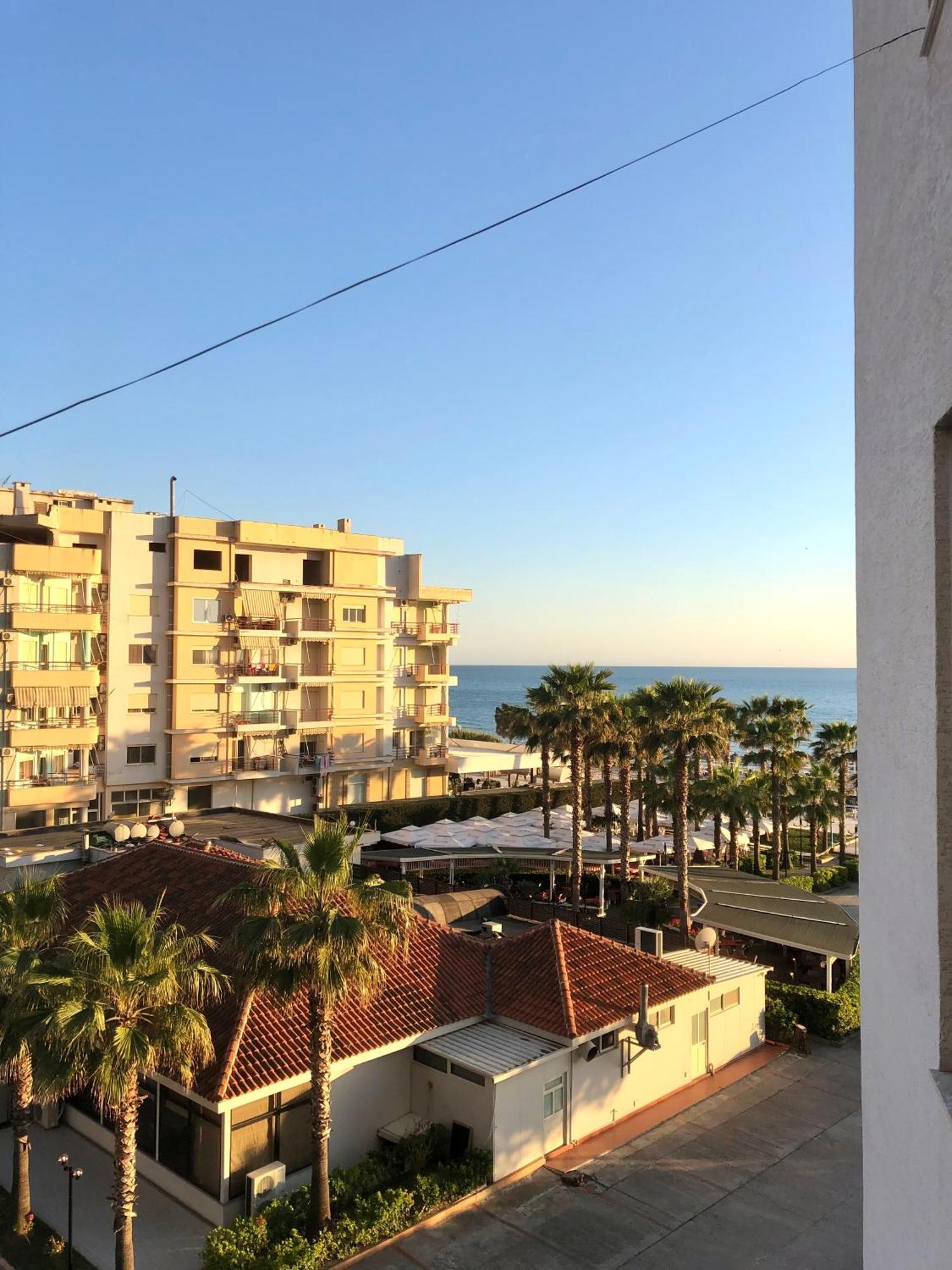 Apartment Ermest ,Kavaje Rock Драч Екстериор снимка
